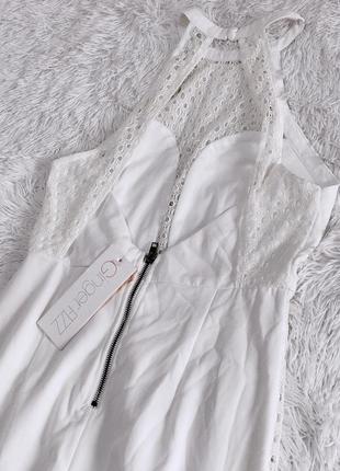 Стильне біле плаття з імітацією запаху і відкритою спиною ginger crowns9 фото
