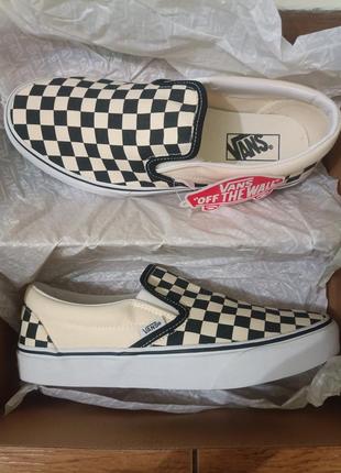 Кеди vans

сліпони vn00018ebww1 slip-on classic platform checkerboard black/white

оригінал original