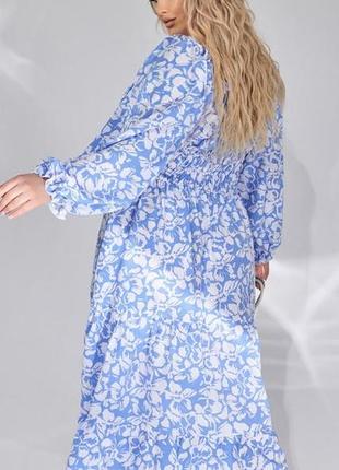 Платье женское миди, с вырезом каре на груди, с длинным рукавом, батал, цветочное, голубое4 фото