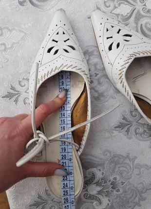 Неймовірні босоніжки на зав'язках шнуровка з вирізаним узором перферацією9 фото