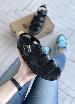 Женские босоножки dr. martens sandals2 фото