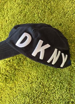 Кепка dkny