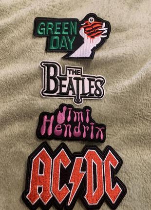 4 единицы нашивки