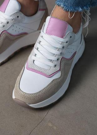 Шкіряні жіночі білі кросівки з замшевими вставками5 фото