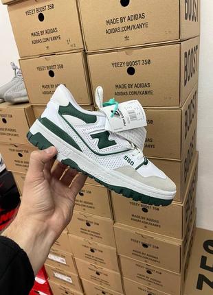 Жіночі кросівки new balance 550 з зеленими вставками розпродаж