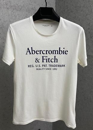 Белая футболка abercrombie&fitch2 фото