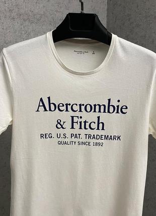 Белая футболка abercrombie&fitch3 фото