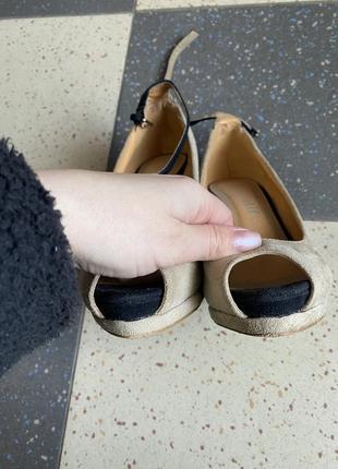Туфлі босоніжки на платформі танкетка з ремінцями attentif6 фото