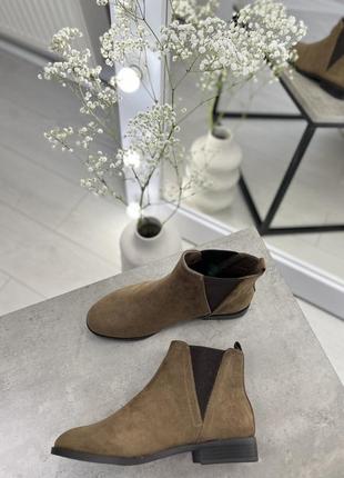 Нові жіночі чорні челсі коричневі челсі короткі чобітки черевики замшеві1 фото
