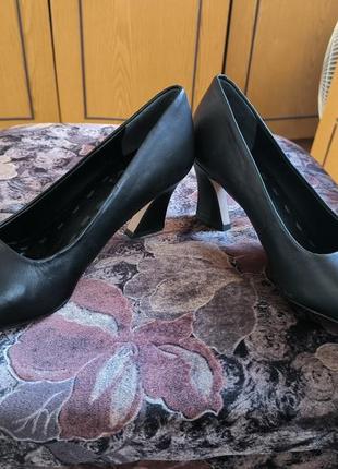 Туфлі шкіряні