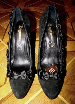 Новые замшевые туфли alexis mabille (р.40)2 фото