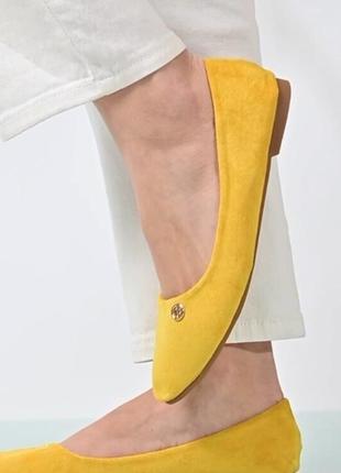 Женские замшевые туфли балетки лодочки в желтом цвете,уценка.