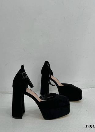 Туфлі на високому каблуку підборах високі з ремінцем на паску чорні квадратний каблук платформа4 фото