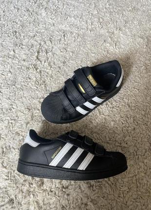 Кросівки adidas розмір 34