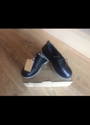 Кожаные туфли ,фирма zara  ,оригинал.размер 33.  длина стельки 21см4 фото