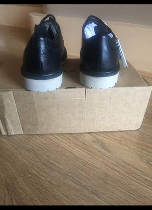 Кожаные туфли ,фирма zara  ,оригинал.размер 33.  длина стельки 21см5 фото