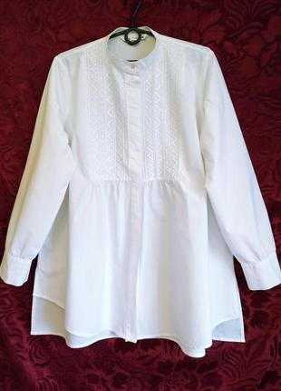 Біла подовжена сорочка з вишивкою туніка плаття