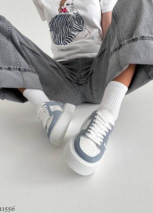 Белые голубые кожаные нубуковые кроссовки кеды на толстой повышенной подошве платформе2 фото