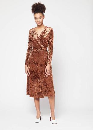 Дуже гарна велюрова сукня.