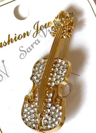 Брошь "золотая скрипка" от sara victoria: талисман для творчества и изысканности