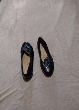 Шкіряні жіночі туфлі gabor, 40,412 фото