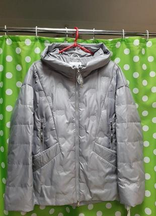 Распродажа красивая фирменная дорогостоящая бренда куртка vizder