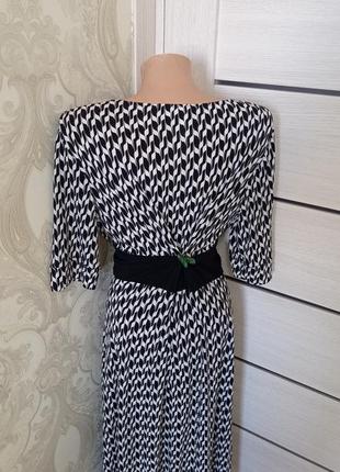Сукня з геометричним принтом міді укорочений рукав.3 фото