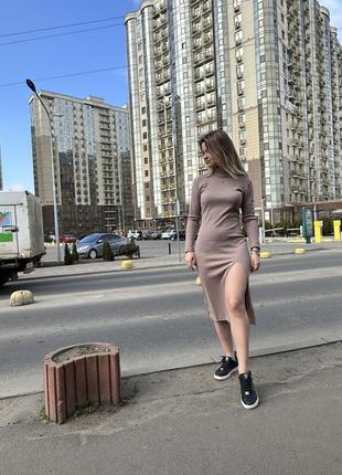 Платье из рубчика в цвете мокко