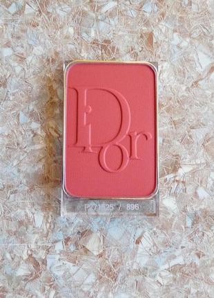 Компактные румяна ярких оттенков diorblush vibrant colour powder blush 896 redissimo  новый сменный2 фото