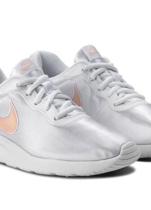 Nike womens wmns tanjun se white cream tint