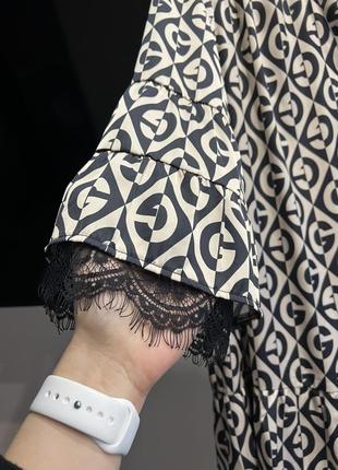 Атласна сукня