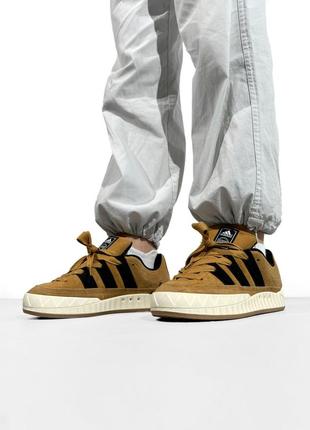 Женские кроссовки adidas adimatic brown