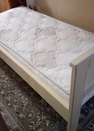 Кровать, матрас, наматрасник