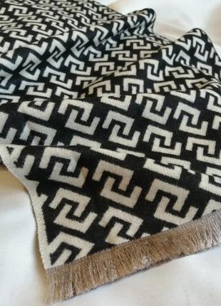 Гарненький шарф в складі 30 %кашеміру 70%віскози