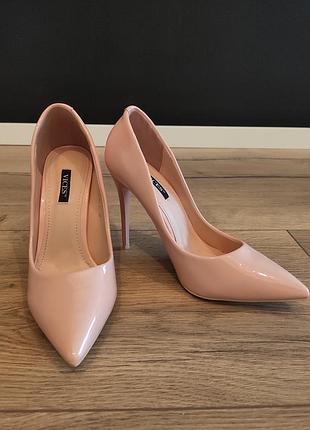 Неймовірні туфлі