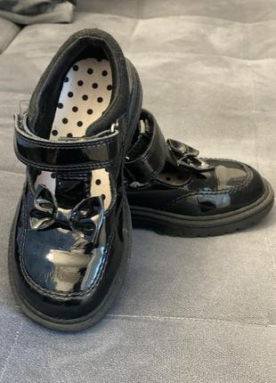 Гарненькі туфлі m&s