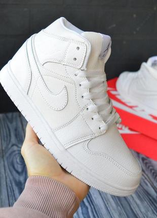Nike air jordan 1 retro білі, хутро кроссовки найк аир джордан