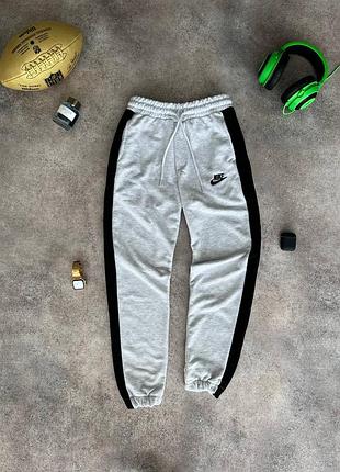 Спортивні штани nike