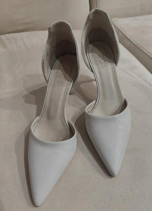 Білі шкіряні босоніжки туфлі лодочки cos2 фото