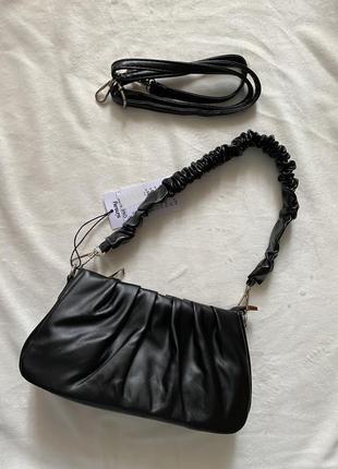 Новая черная сумка-багет клатч