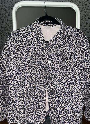 Джинсова куртка в леопарді