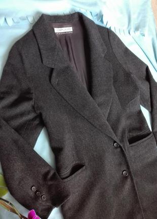 Темно-серое актуальное длинное пальто casual1 фото