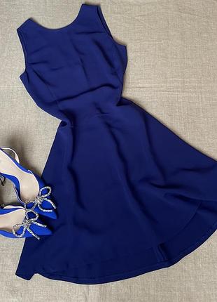 Сукня з красивою спинкою🫐