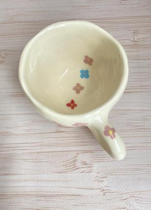 Керамічна чашка з квіточками2 фото