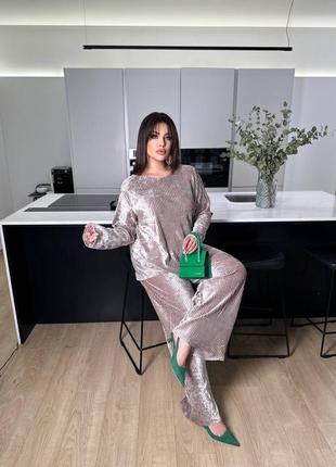 Костюм брючный женский велюровый с широкими штанами разм.42-48