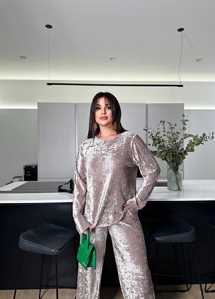 Костюм брючный женский велюровый с широкими штанами разм.42-48