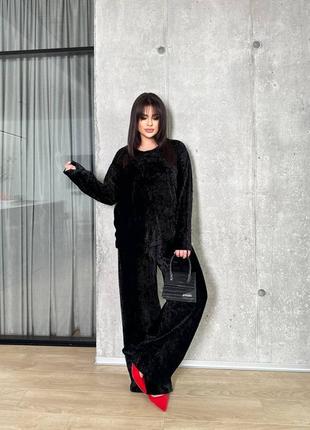 Костюм брючный женский велюровый с широкими штанами разм.42-48