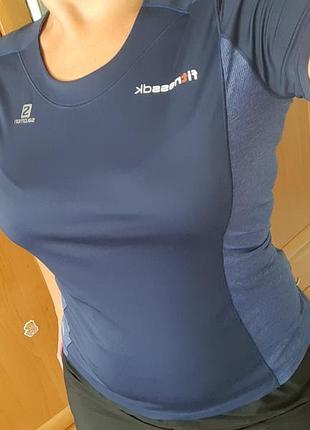 Спортивна футболка