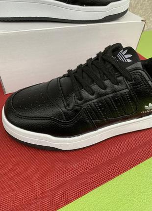 Кросівки adidas чорні3 фото