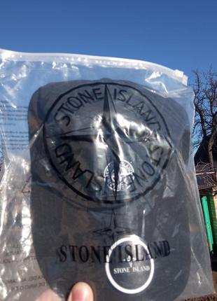 Топова кепка від stone island9 фото